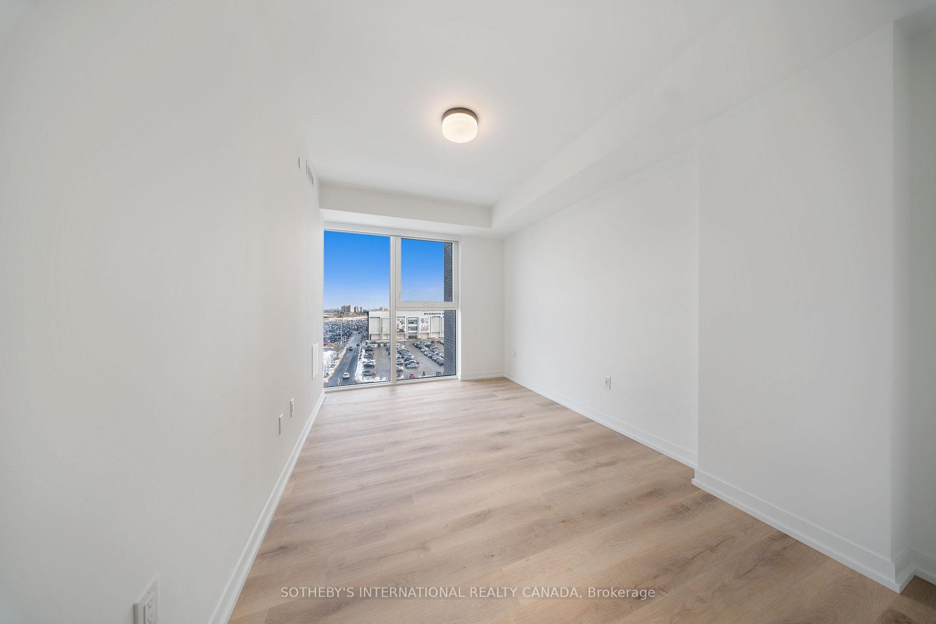 5 York Garden Way Unit 402 photo 17