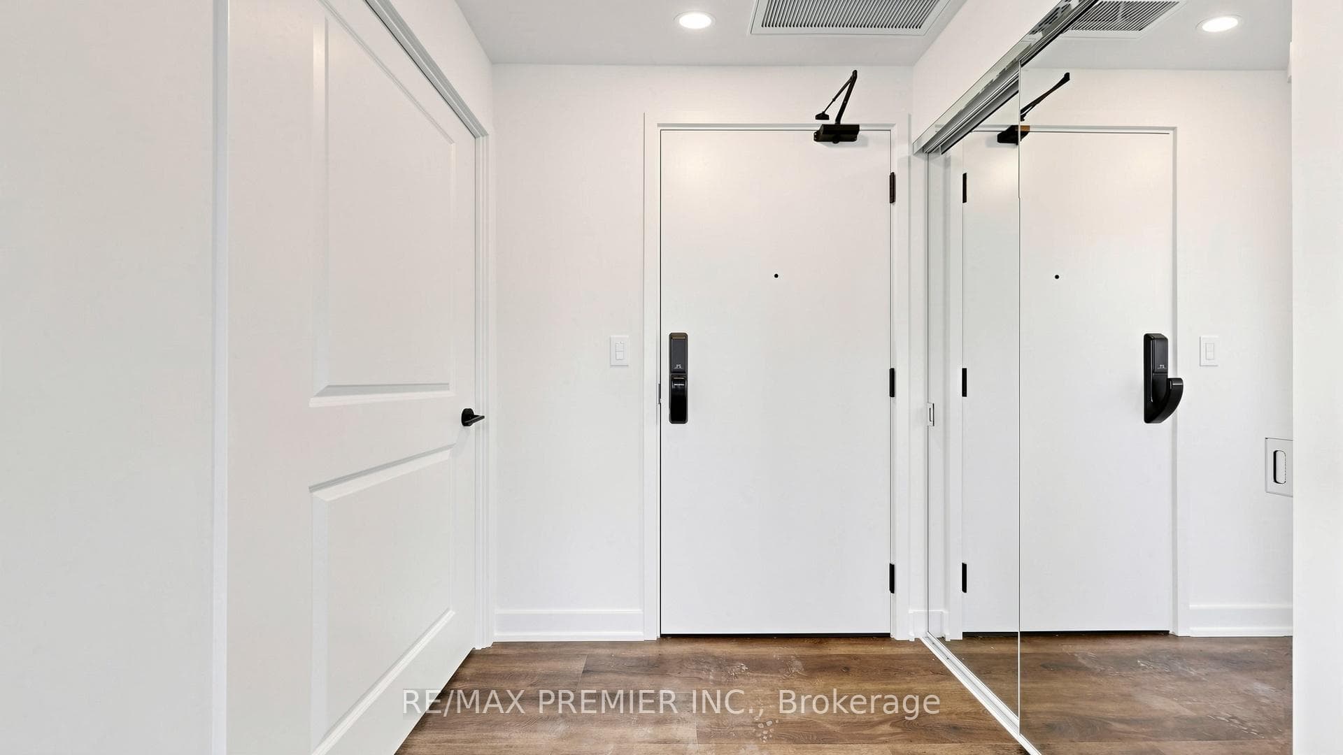 2075 Lakeshore Road Unit 1108 photo 26