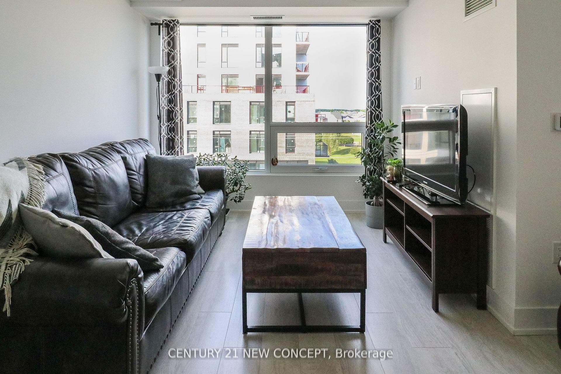 2450 Old Bronte Road Unit 505 photo 10