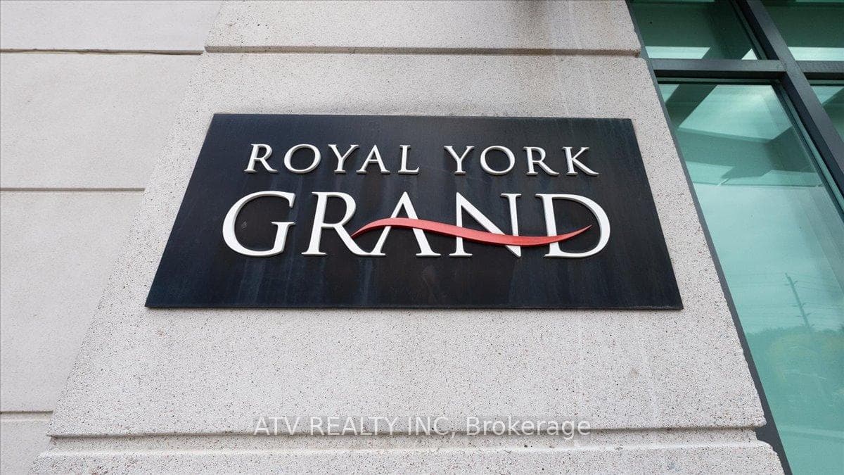 1403 Royal York Road Unit 708 photo 2