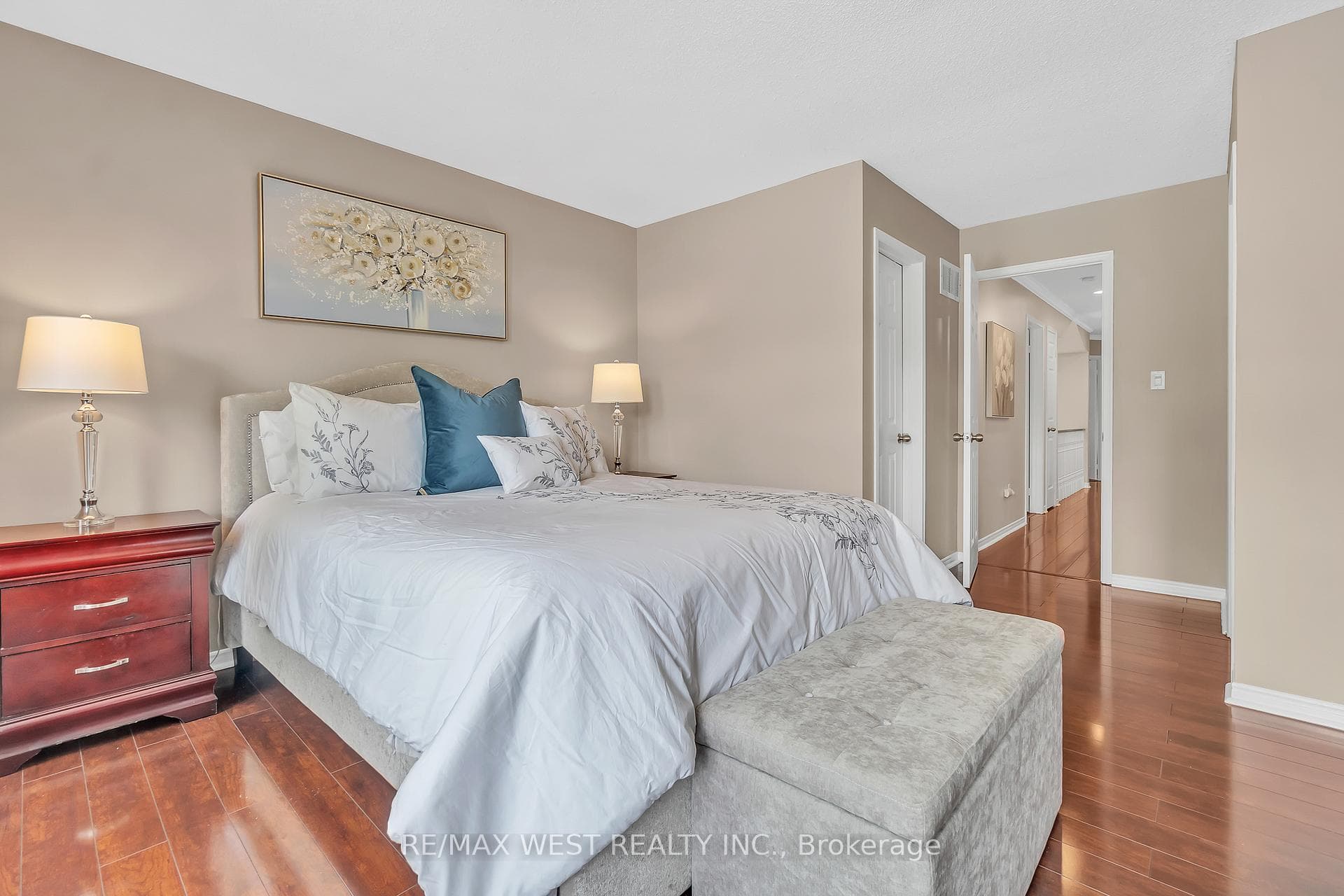 50 Sunley Crescent photo 25
