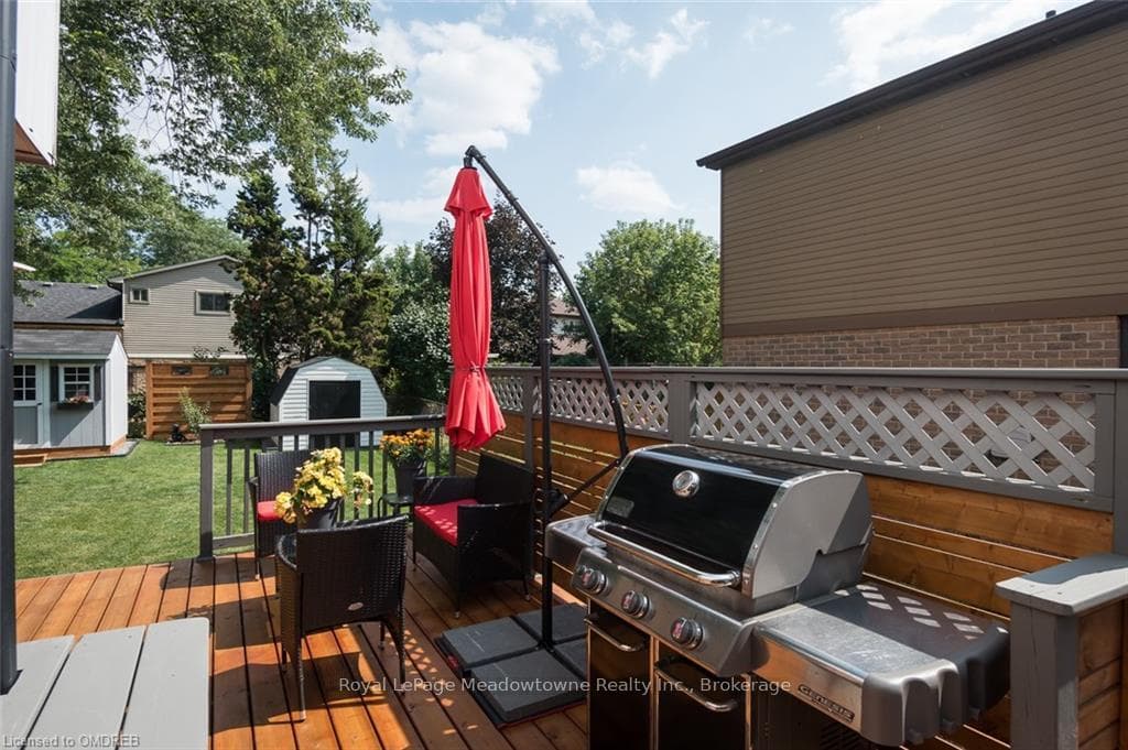 842 LAURIER Avenue photo 35