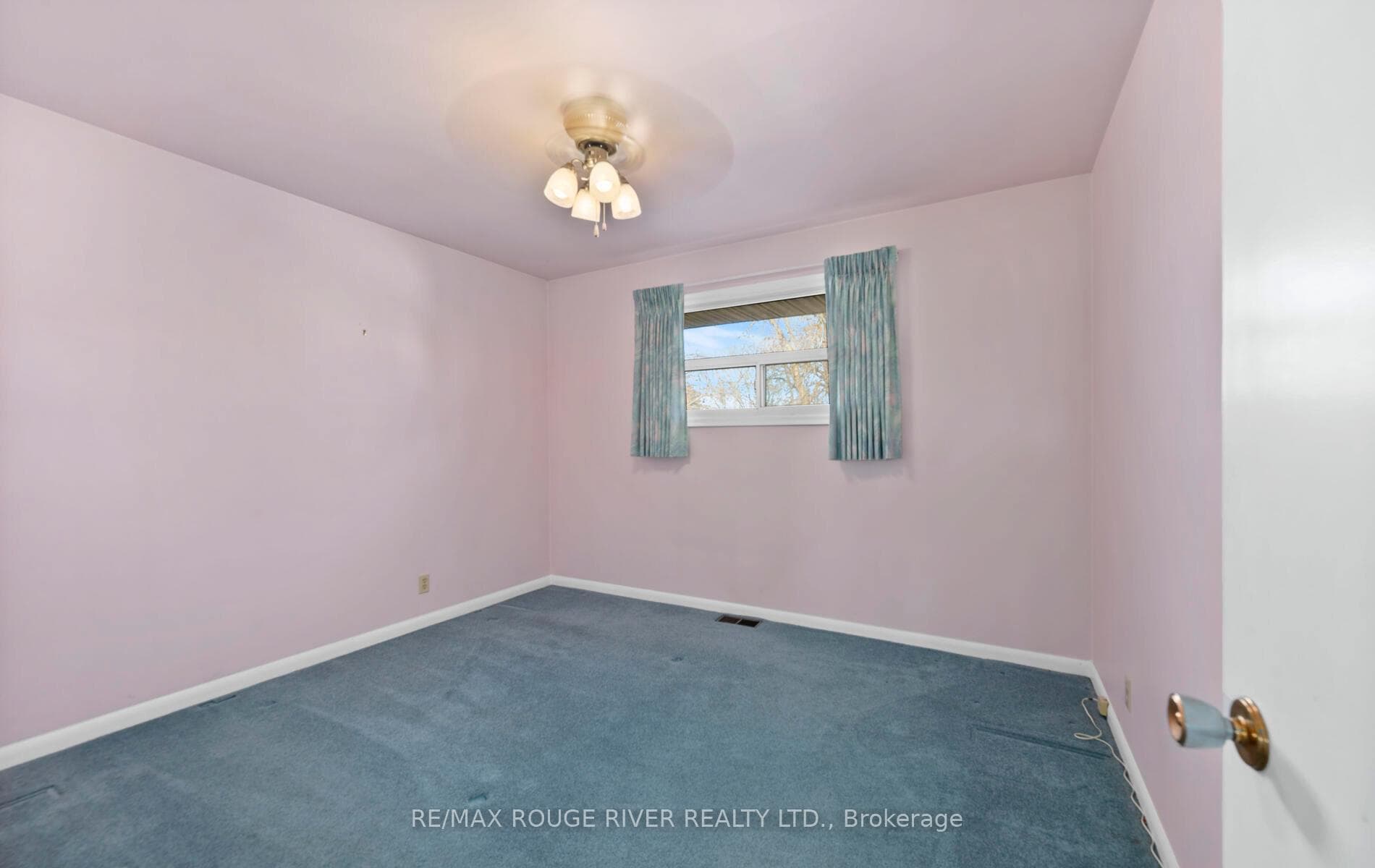 1180 Belvedere Avenue photo 12