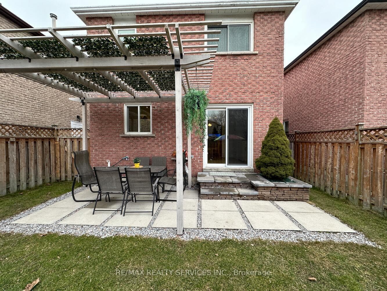 25 Cluett Drive photo 32
