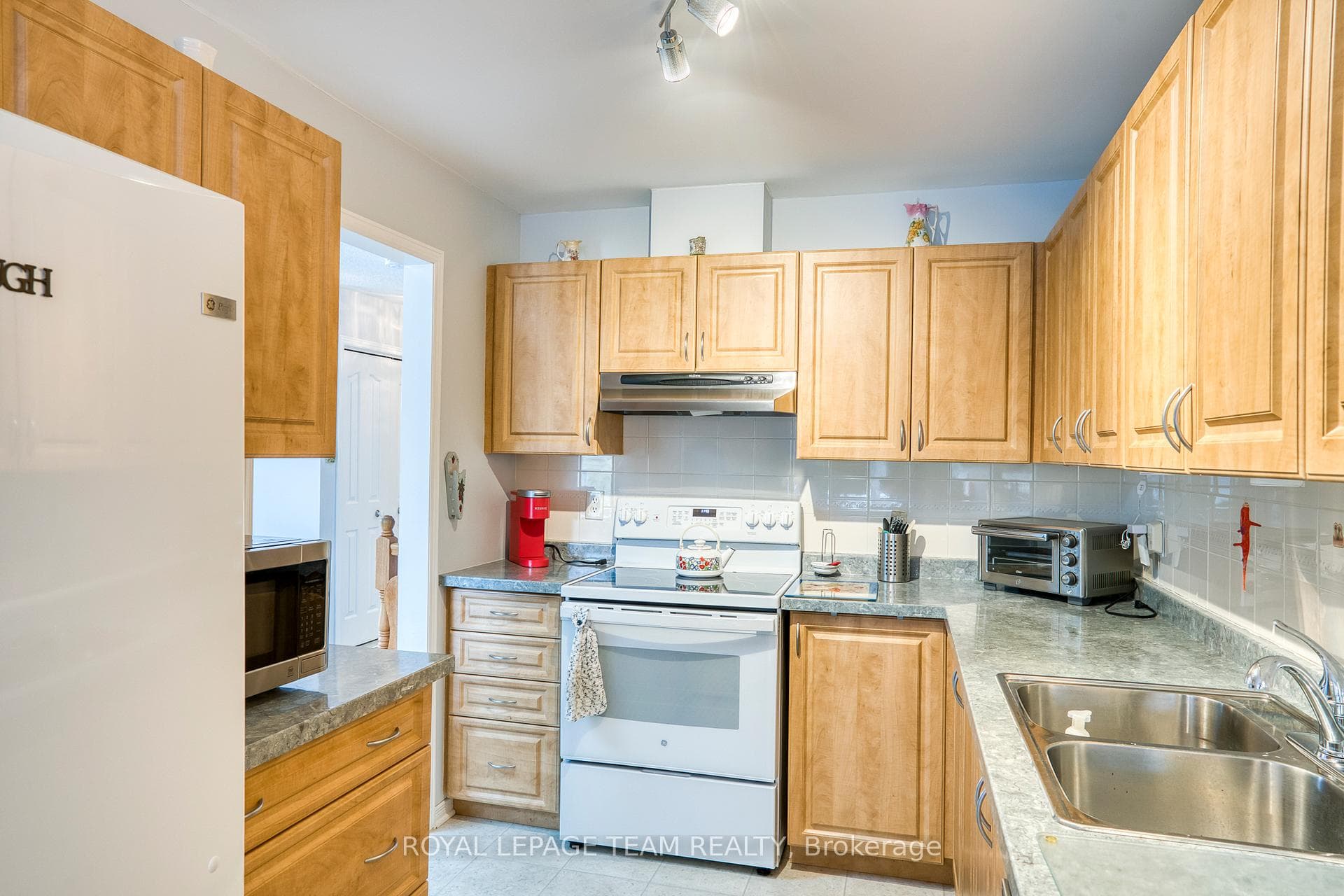 200 Jamieson Street photo 4