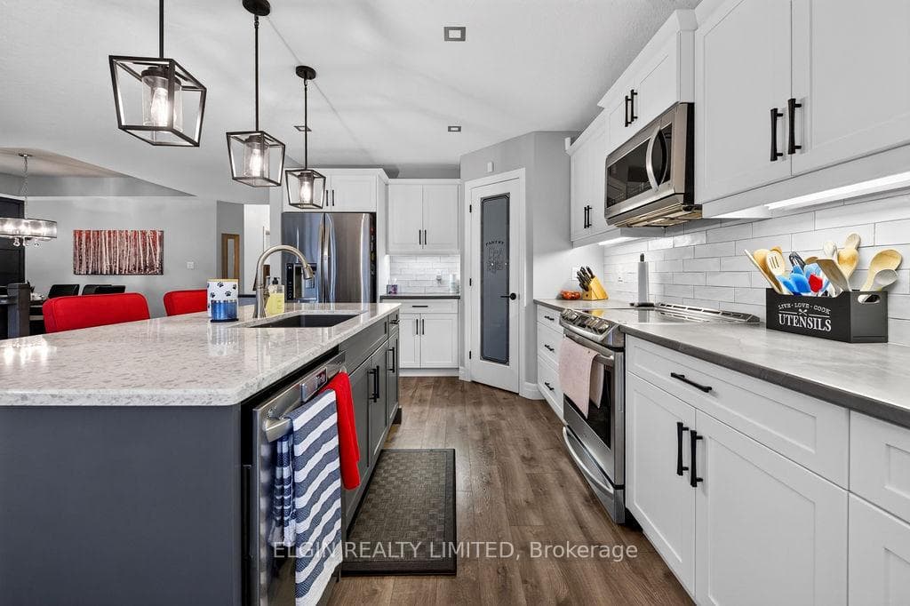 40 Glengariff Drive photo 29