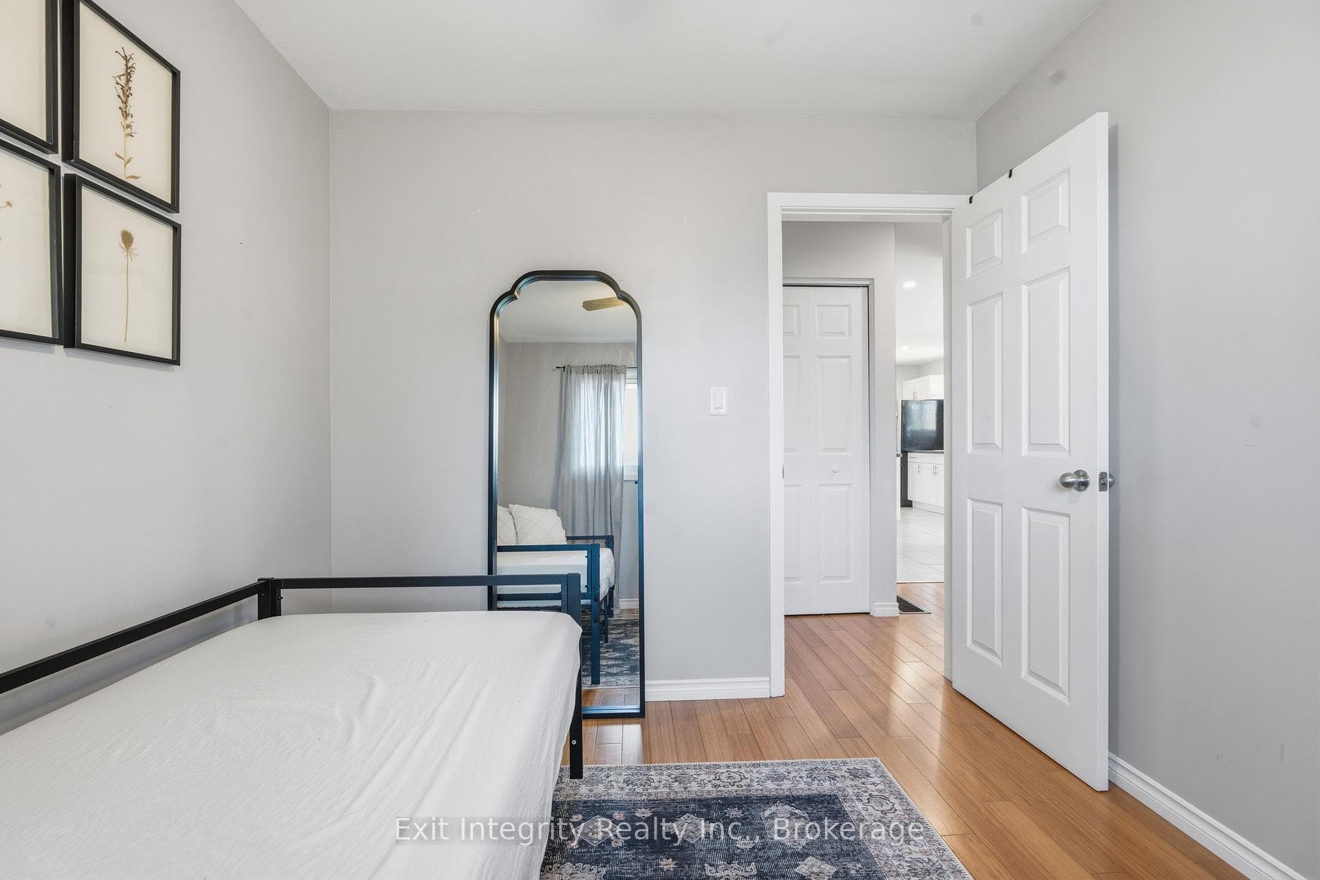 4 Howard Street photo 18