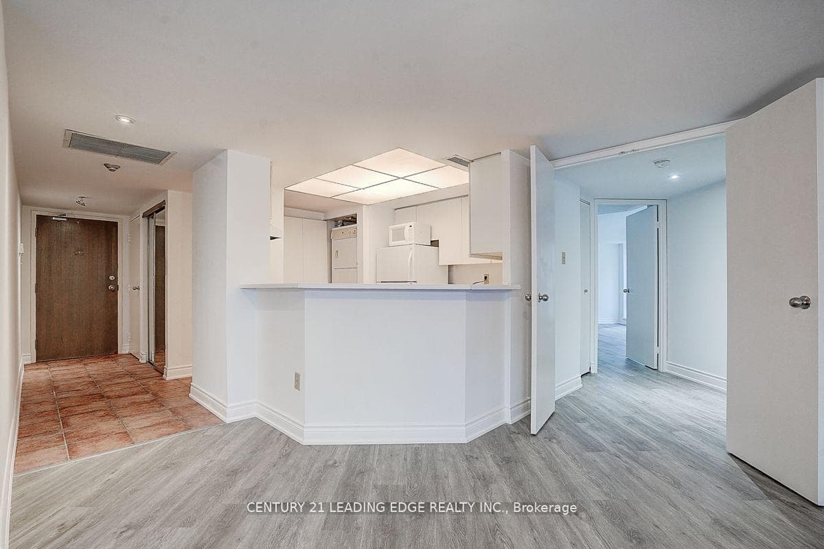 1001 Bay Street Unit 514 photo 15