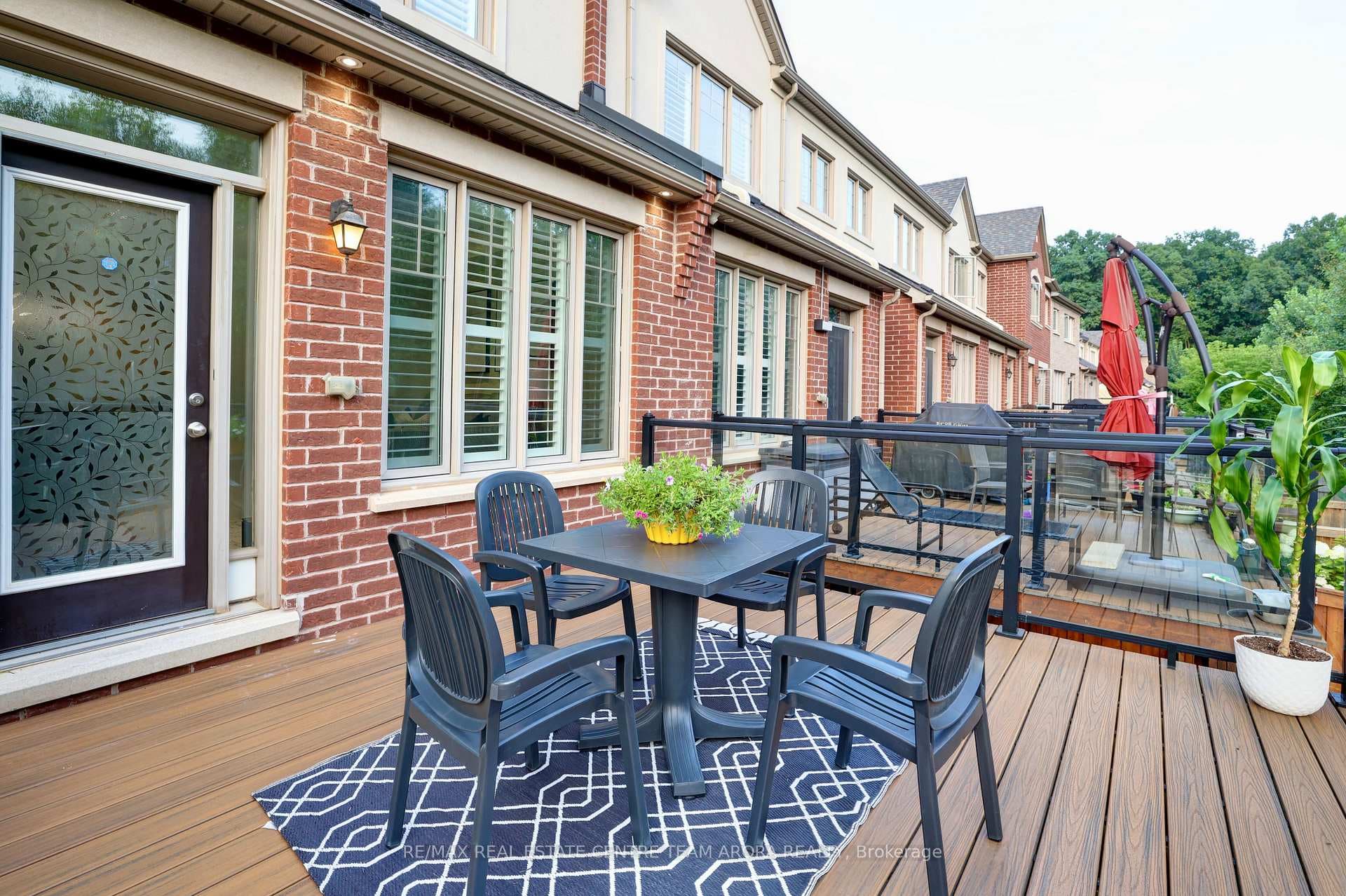 86 Lady Evelyn Crescent photo 32