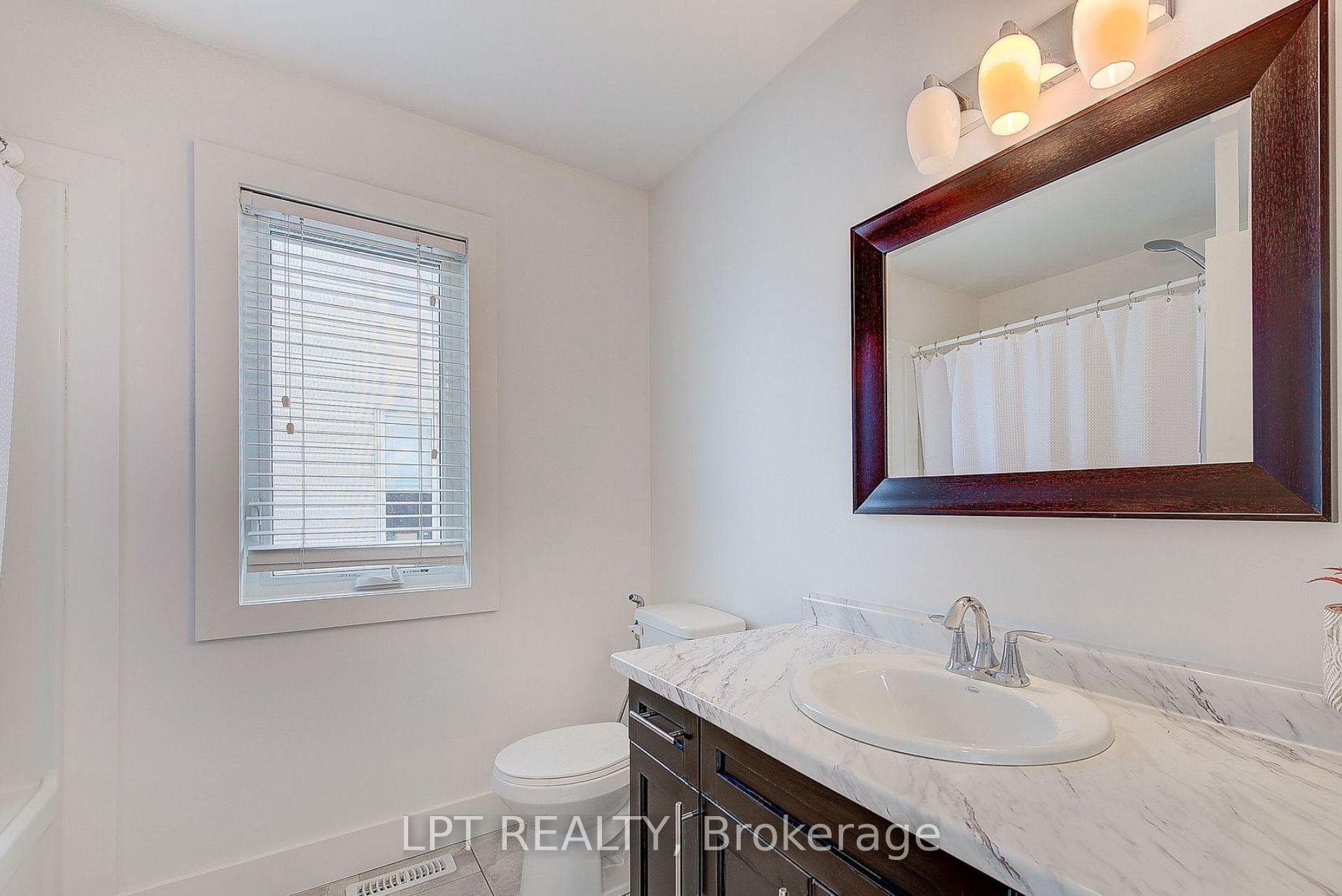 795 Freeport Street photo 12