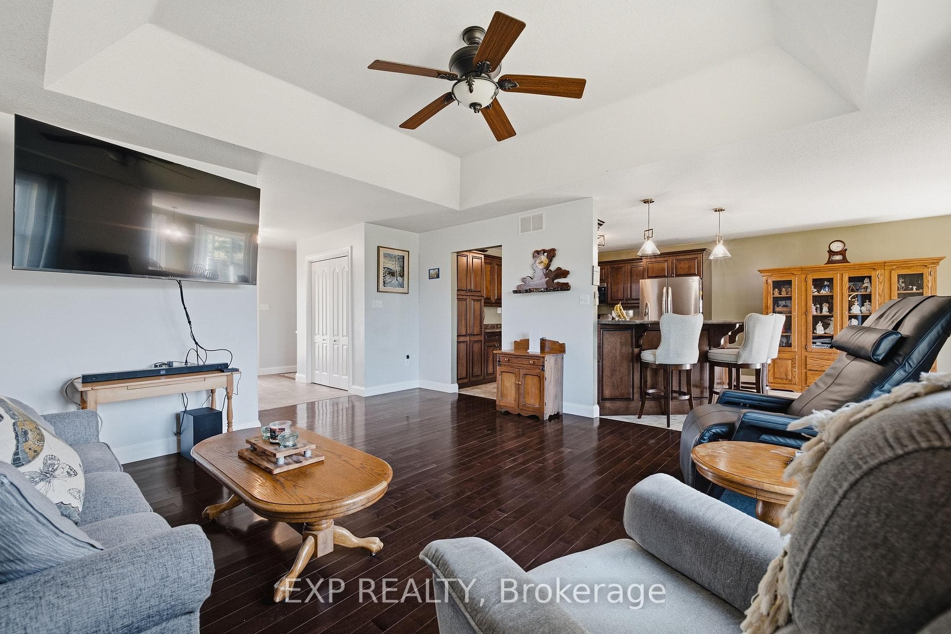 14 Regency Drive photo 8