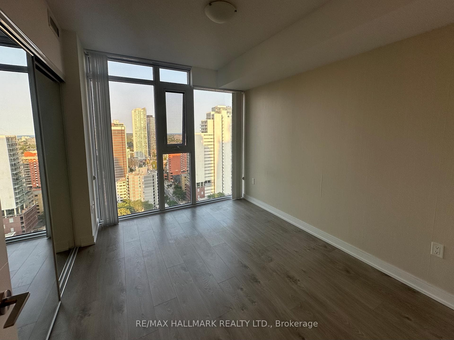 50 Wellesley Street Unit 2904 photo 8