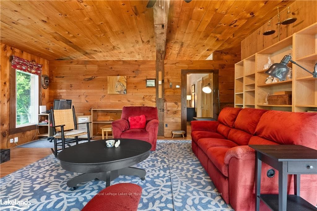 12 MAPLE Avenue photo 17