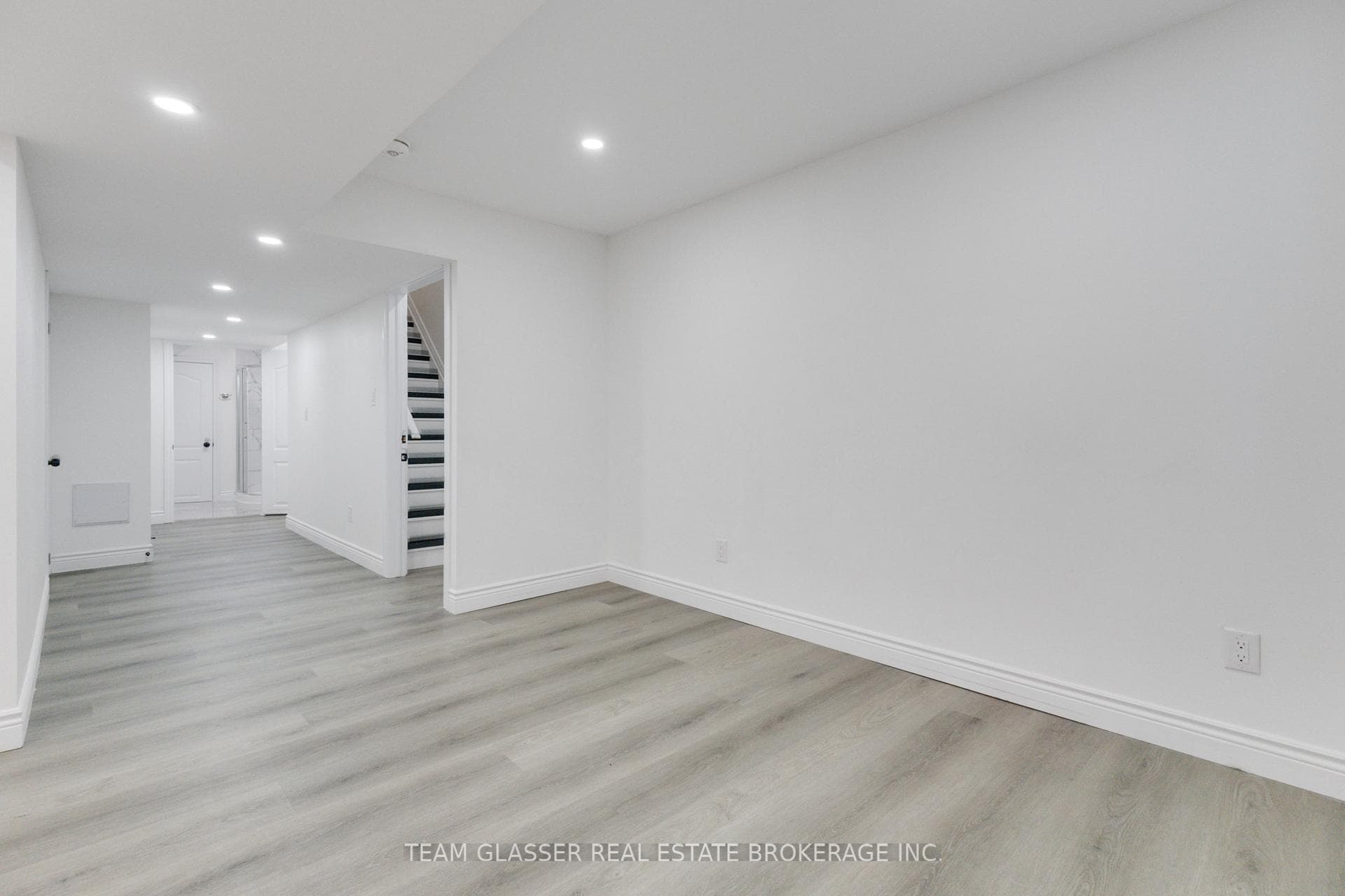 2043 CEDARPARK Drive photo 11