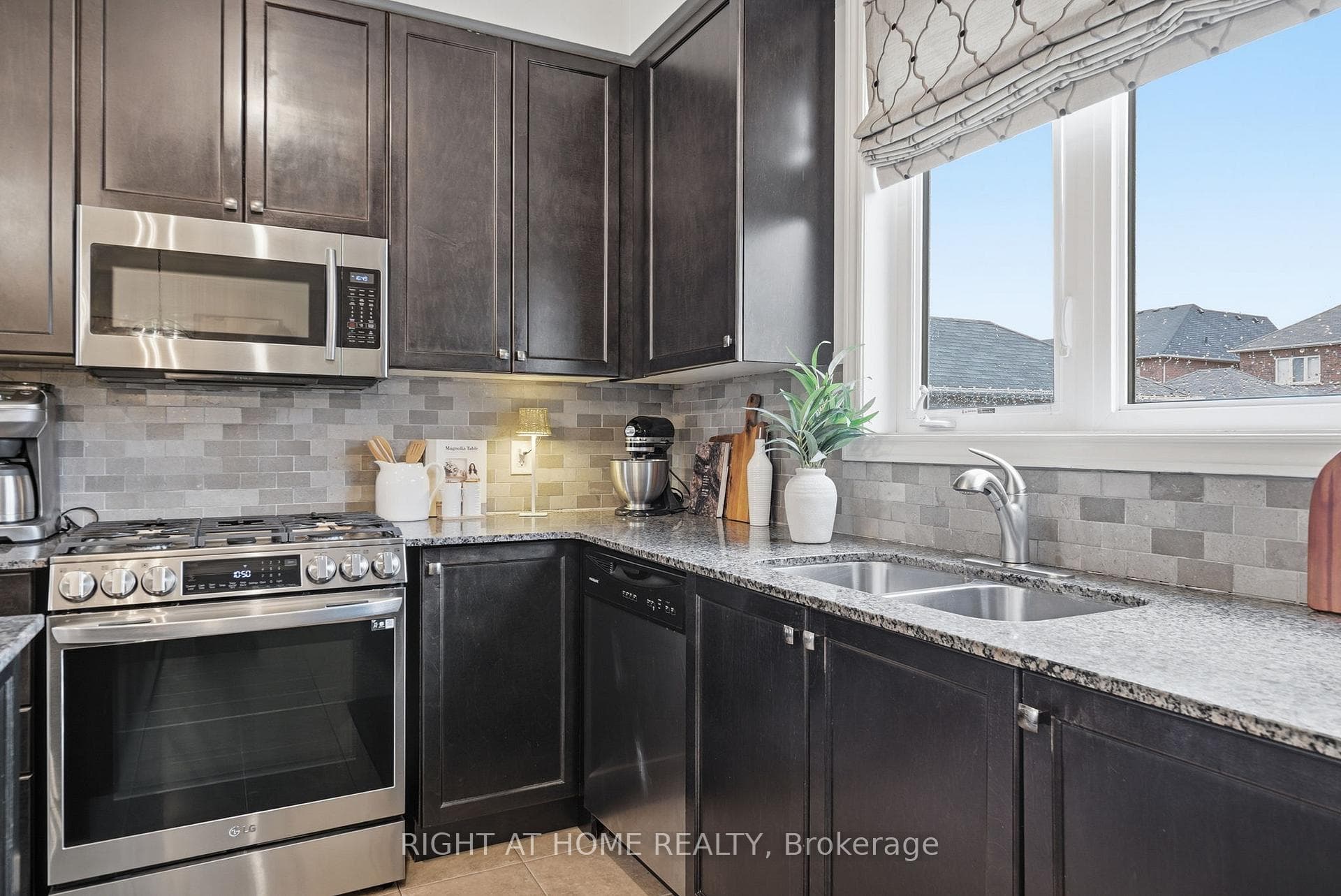 79 Ross Wright Avenue photo 13