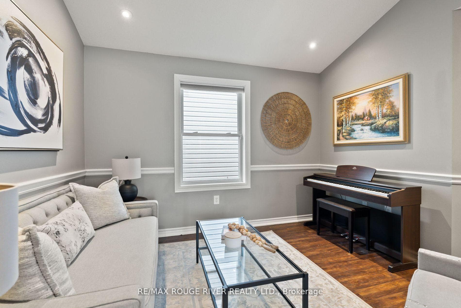1038 Grandlea Court photo 5