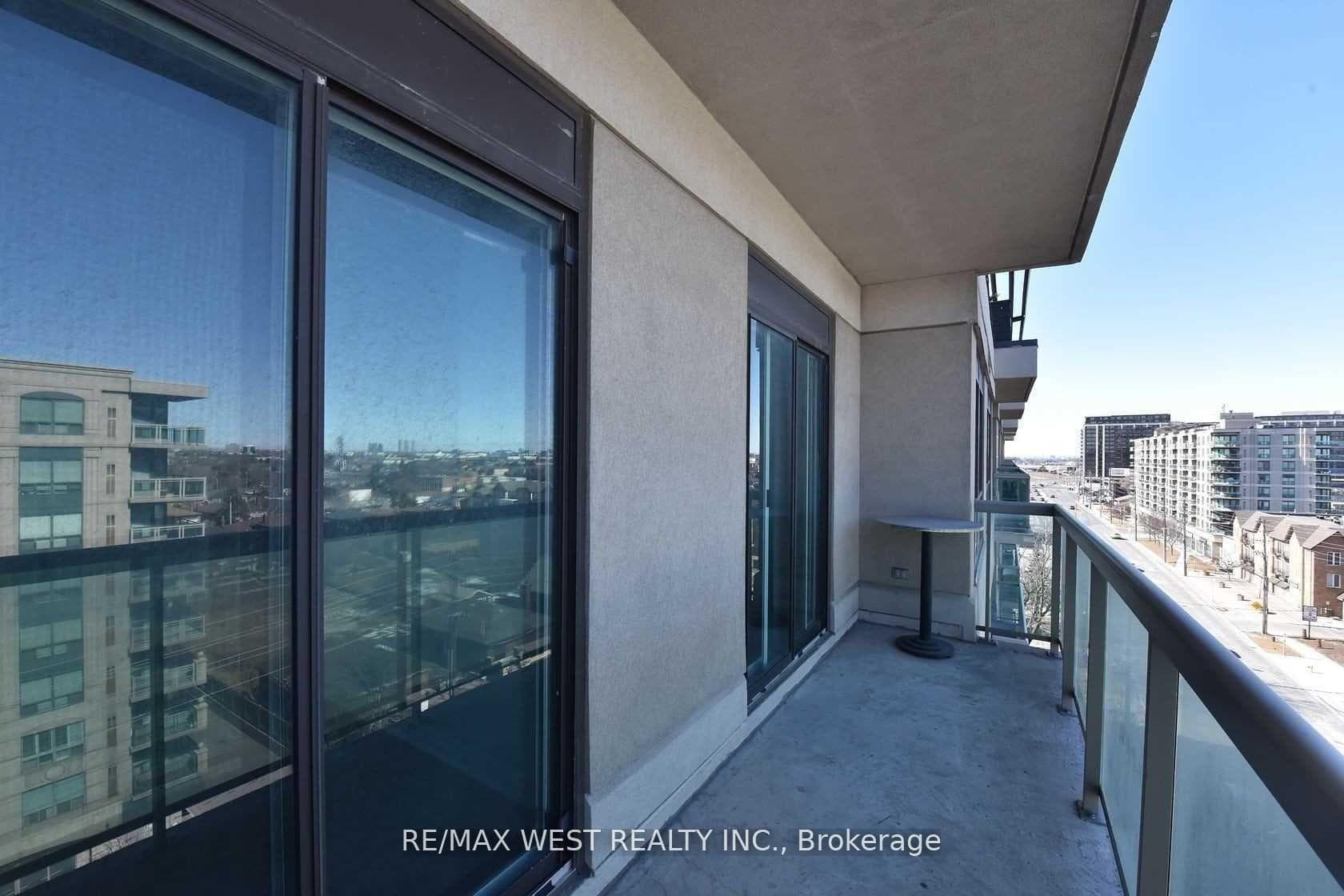 935 Sheppard Avenue Unit PH810 photo 39