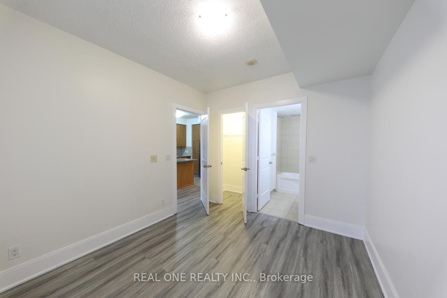330 Burnhamthorpe Road Unit 2708 photo 34