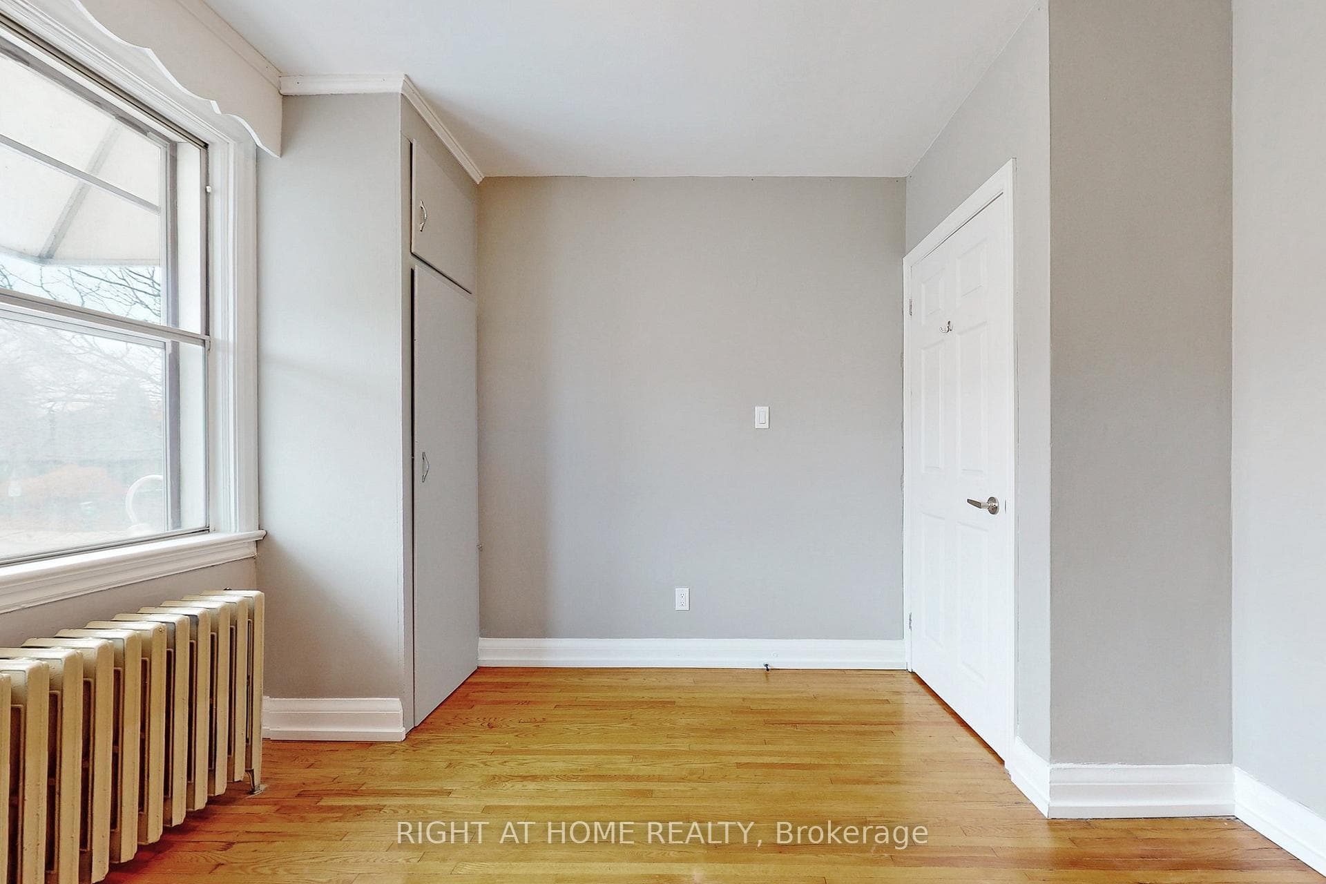 255 Lakeshore Road Unit #A photo 26