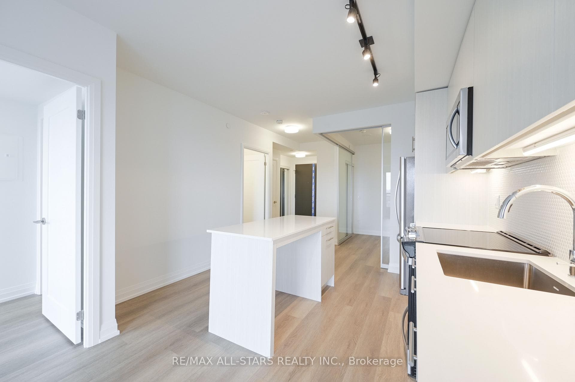 286 Main Street Unit PH10 photo 16