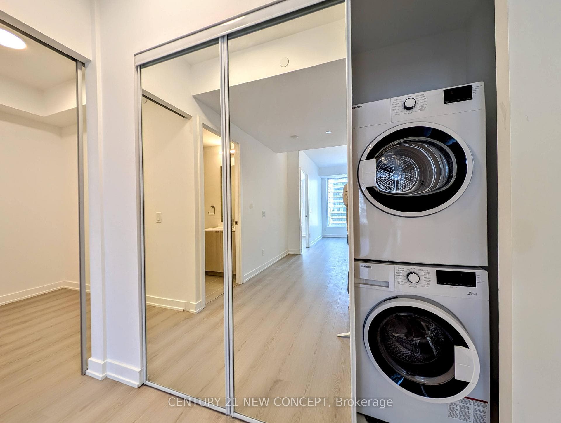 100 Queen Street Unit 2715 photo 4