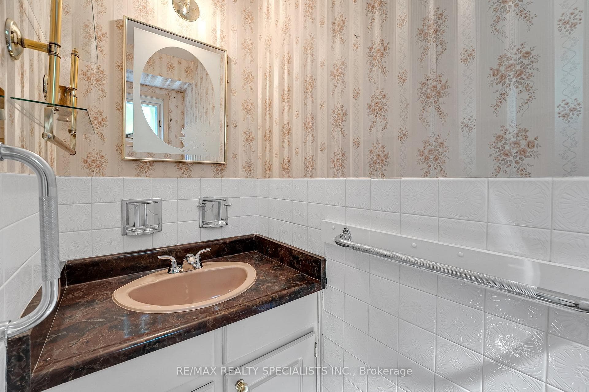 2488 Waterford Street photo 29