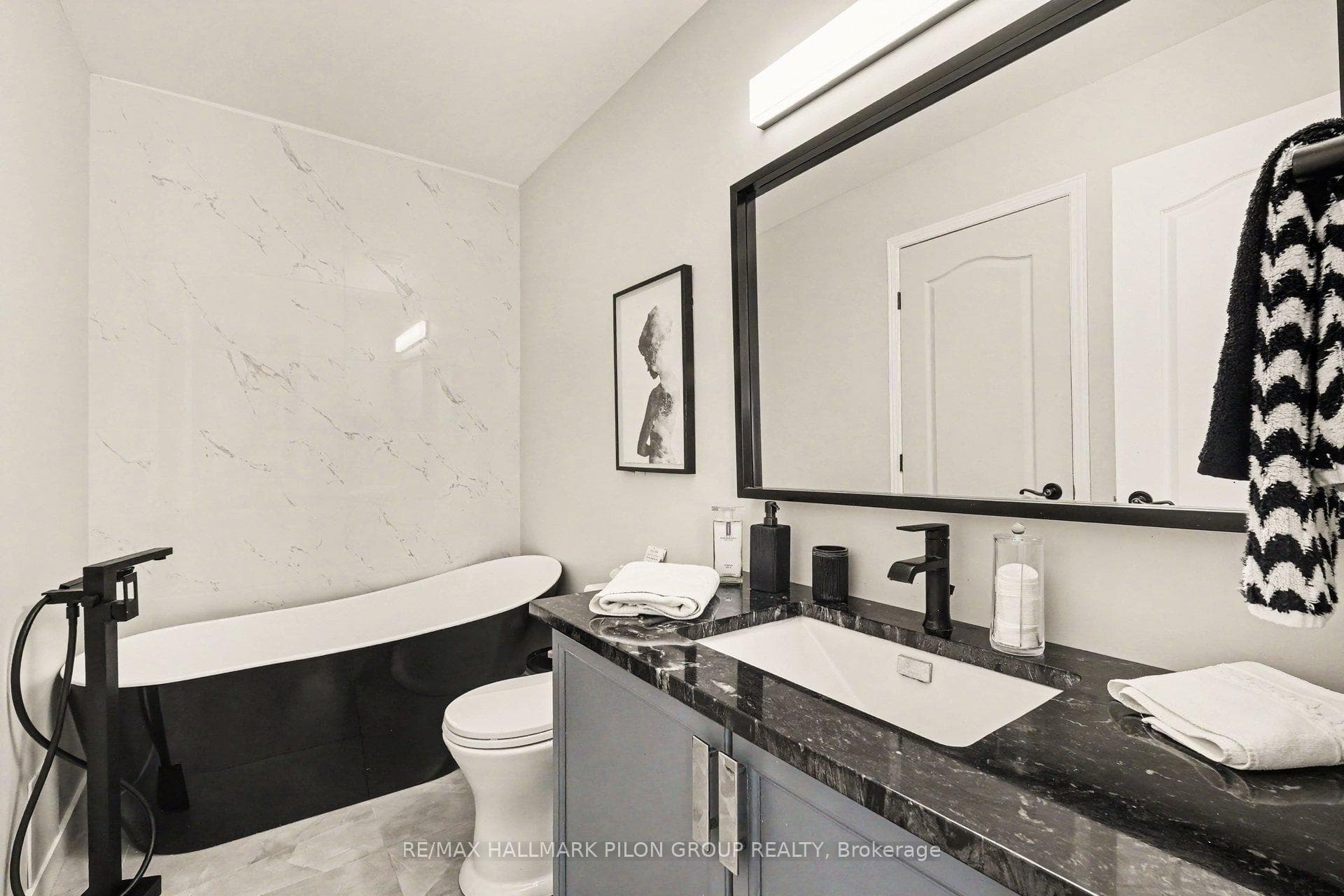 1466 Shawinigan Street photo 16