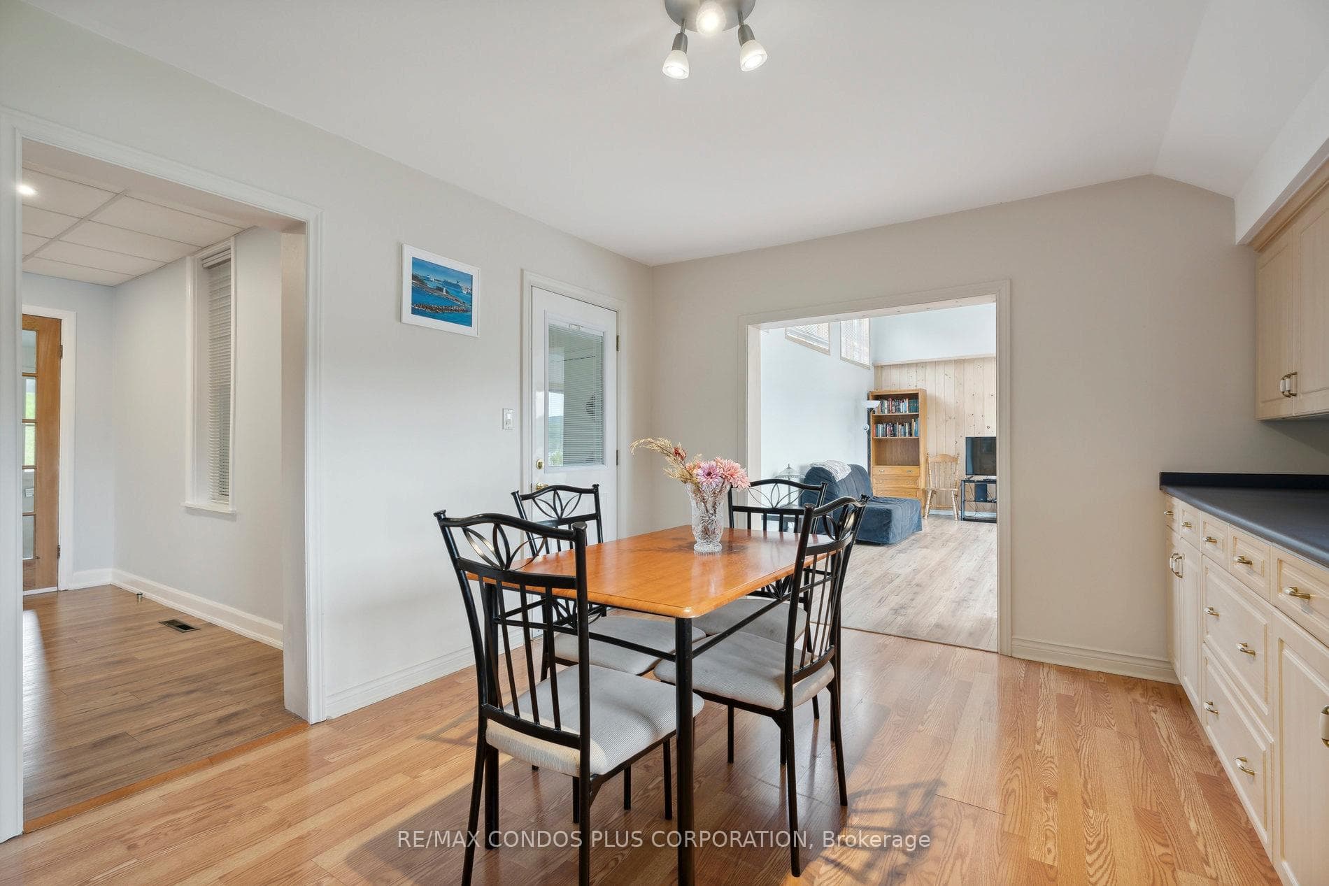 51 Robert Street photo 7
