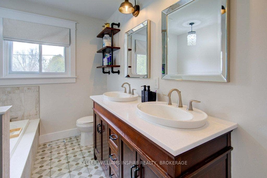 87 Jeffrey Drive photo 33