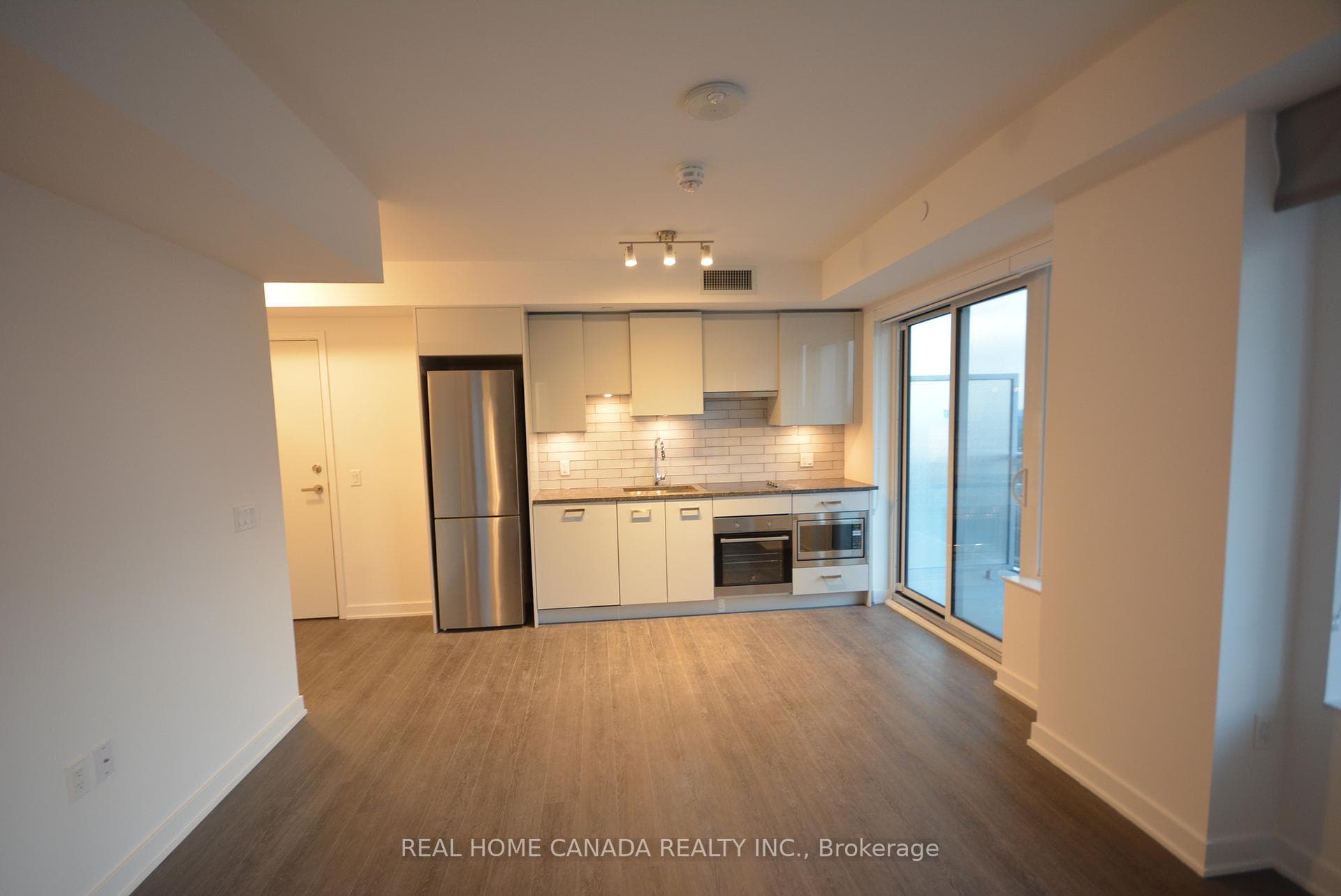 195 Redpath Avenue Unit 2704 photo 10