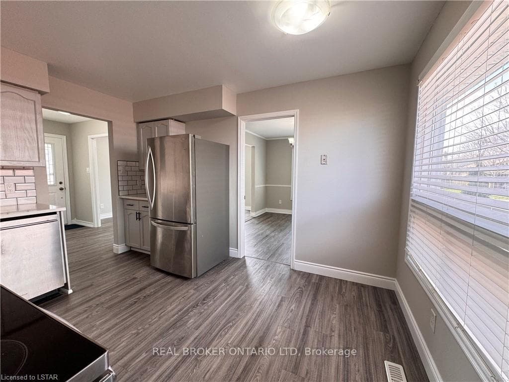 279 CONWAY Drive photo 13