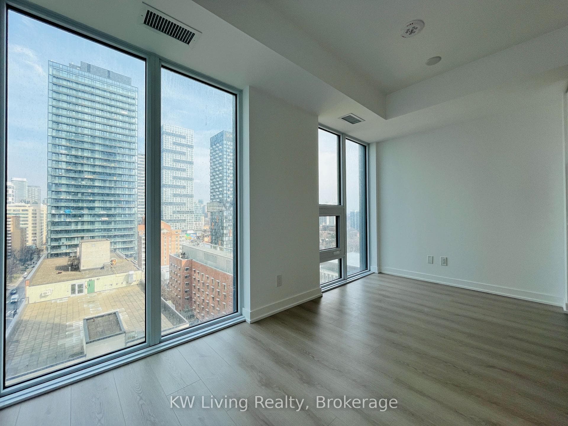 100 Queen Street Unit 1716 photo 4