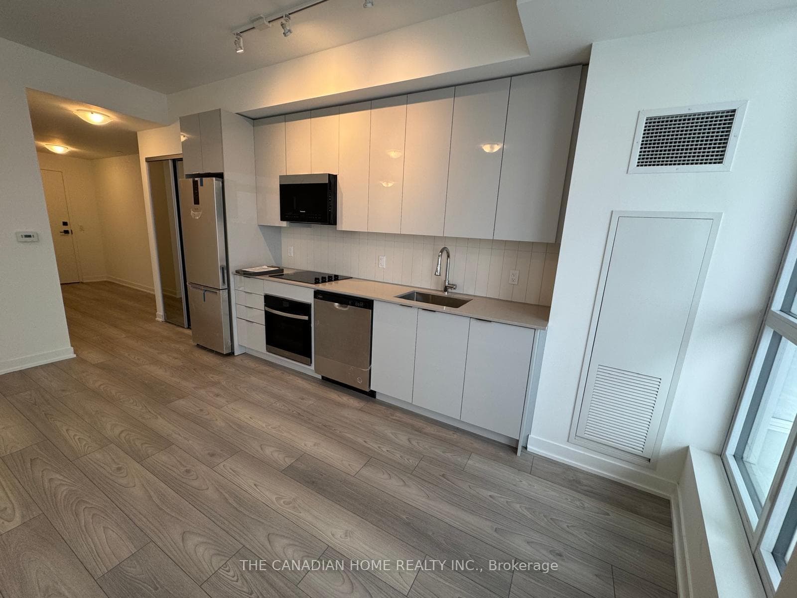 498 Caldari Road Unit 1423 photo 3
