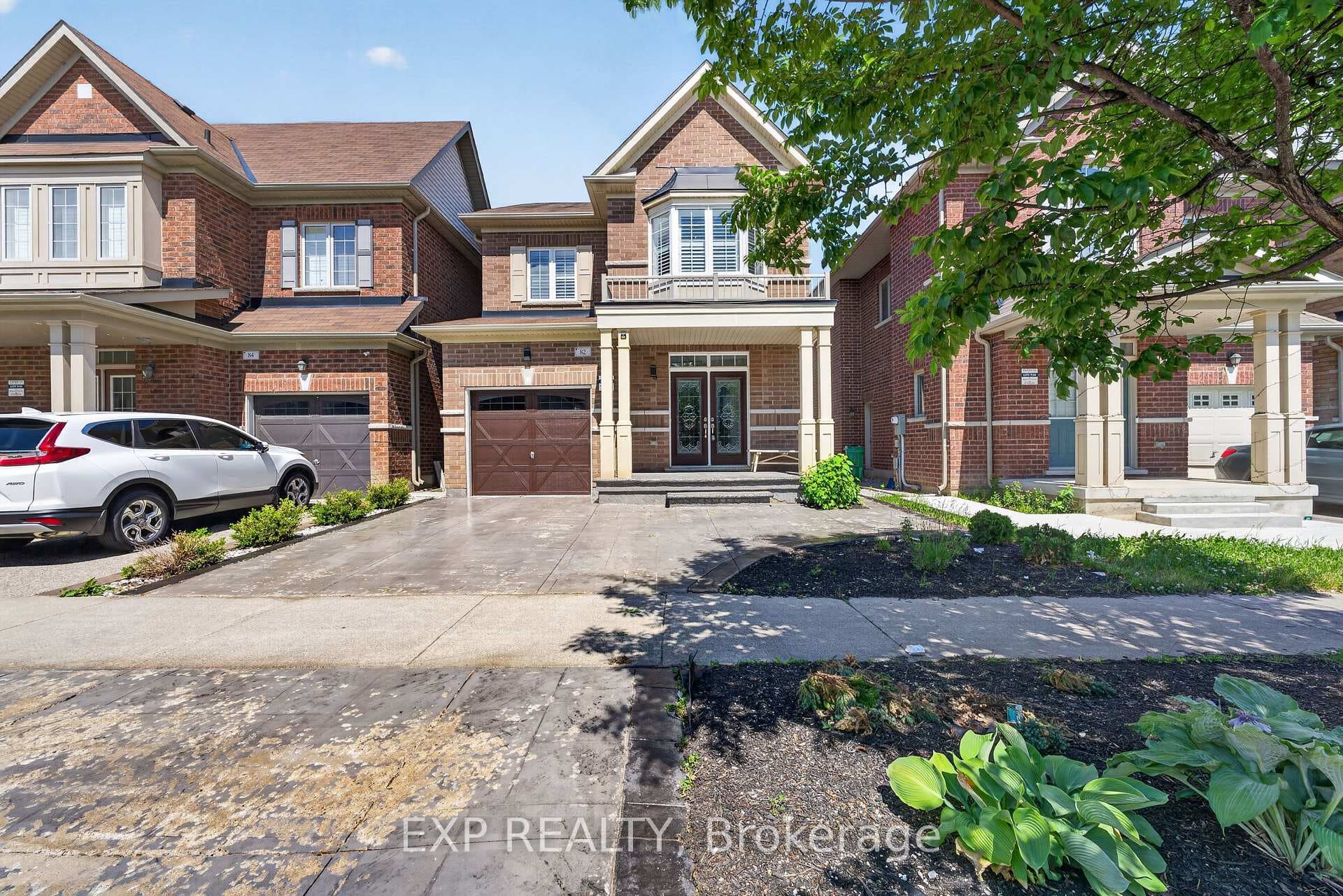 82 Humberstone Crescent photo 2