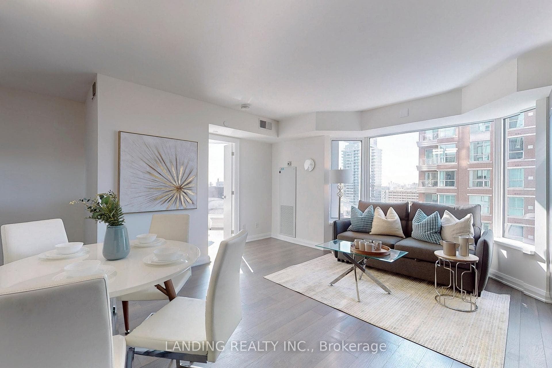 155 Yorkville Avenue Unit 2014 photo 5