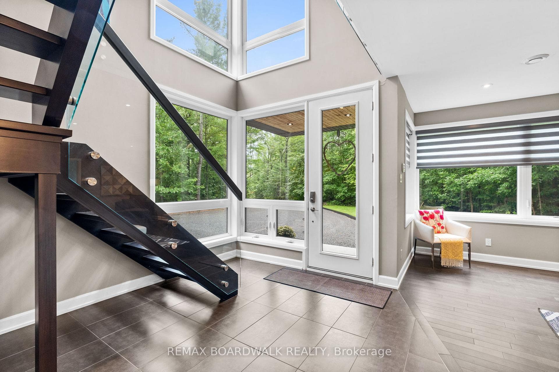 108 EDITH MARGARET Place photo 5