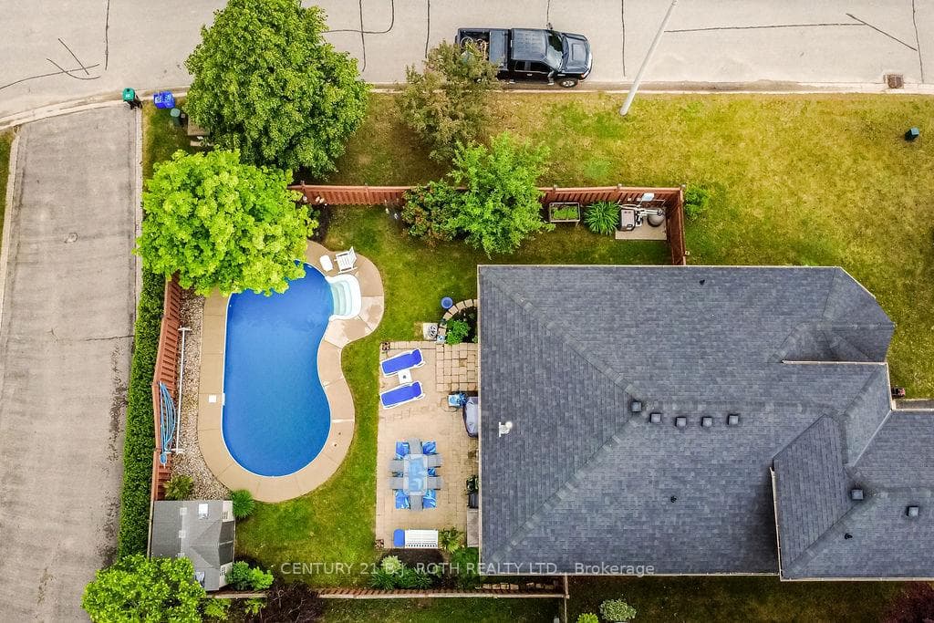 30 McAvoy Drive photo 5