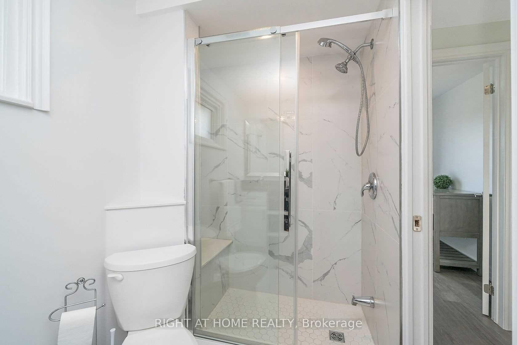 747 Mackenzie Drive photo 13