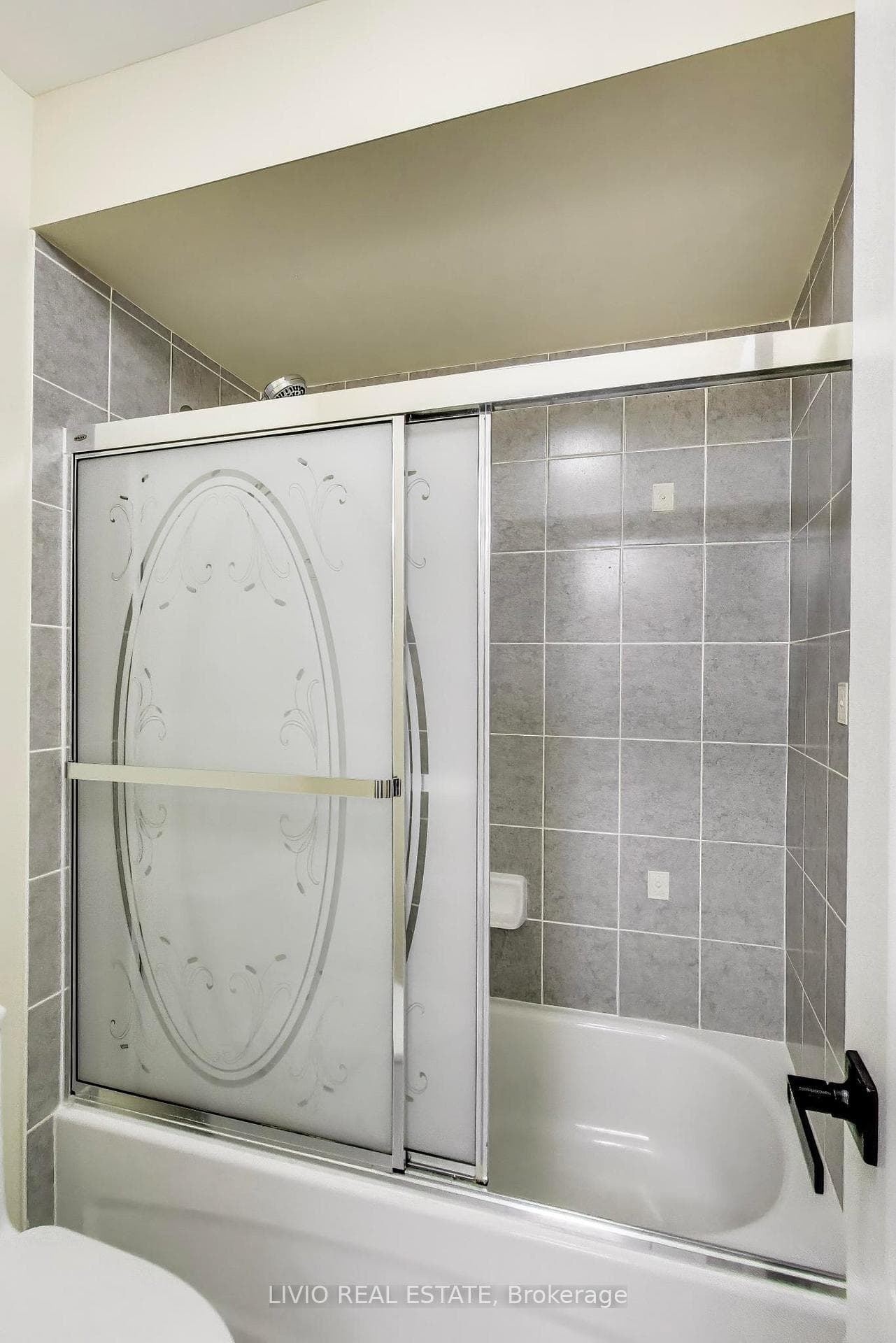 232 Thorndale Road photo 33