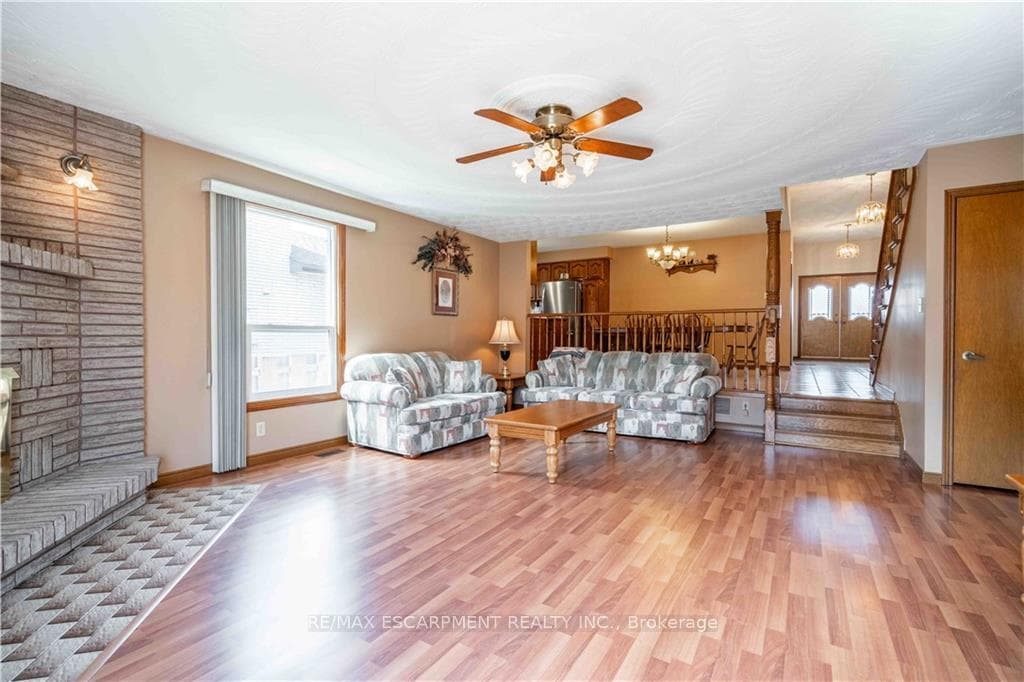 19 Pavarotti Court photo 10