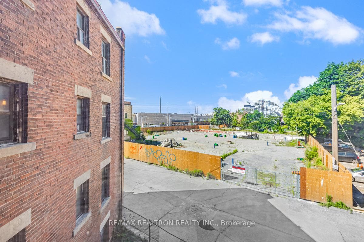 4 Kingston Road Unit 43 photo 22