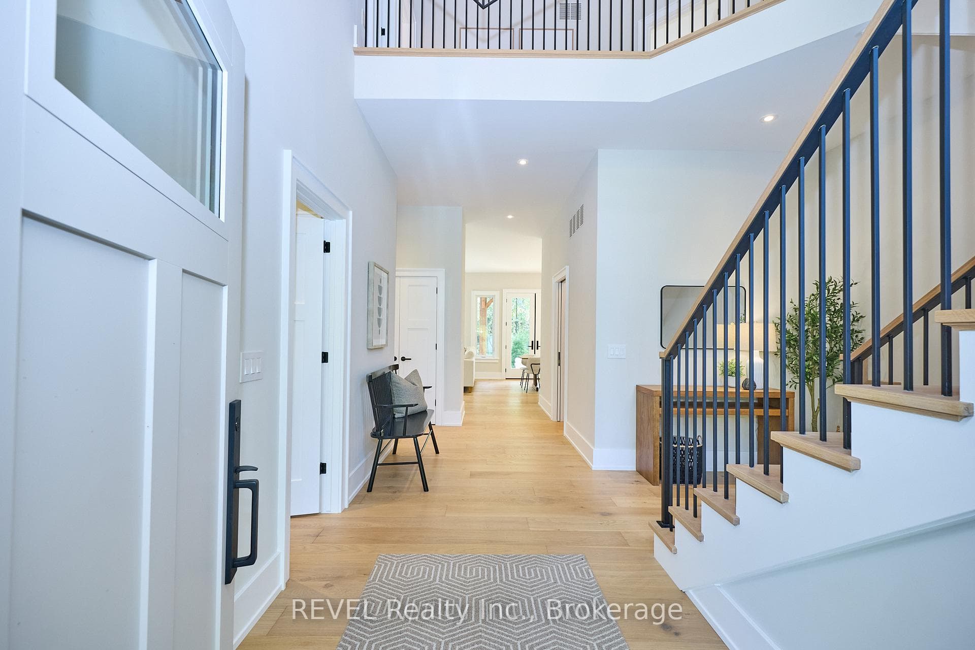 Welcoming entry