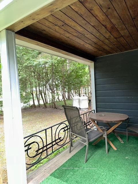 341 Tiny Beaches Road photo 8