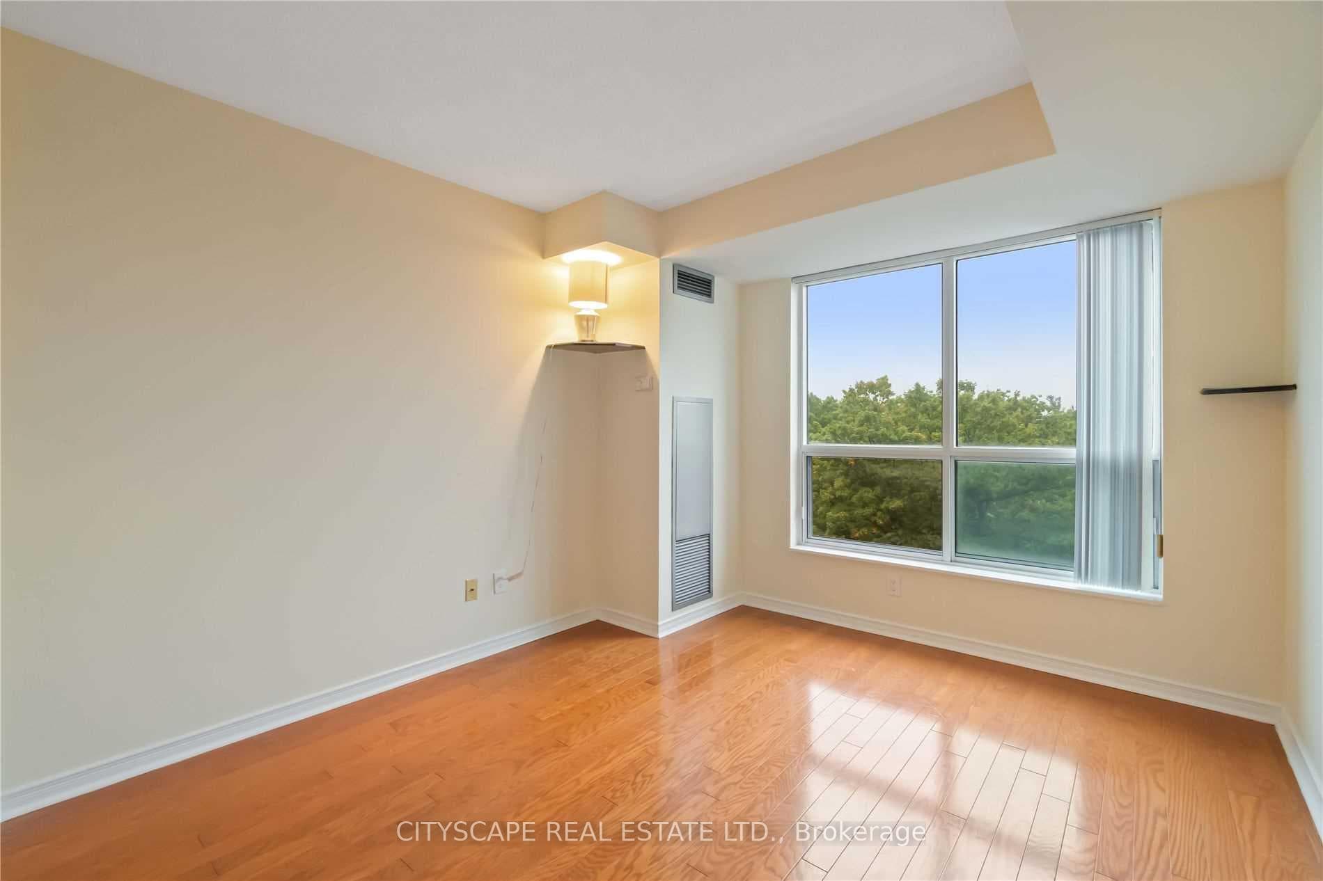 2565 Erin Centre Boulevard Unit 908 photo 10
