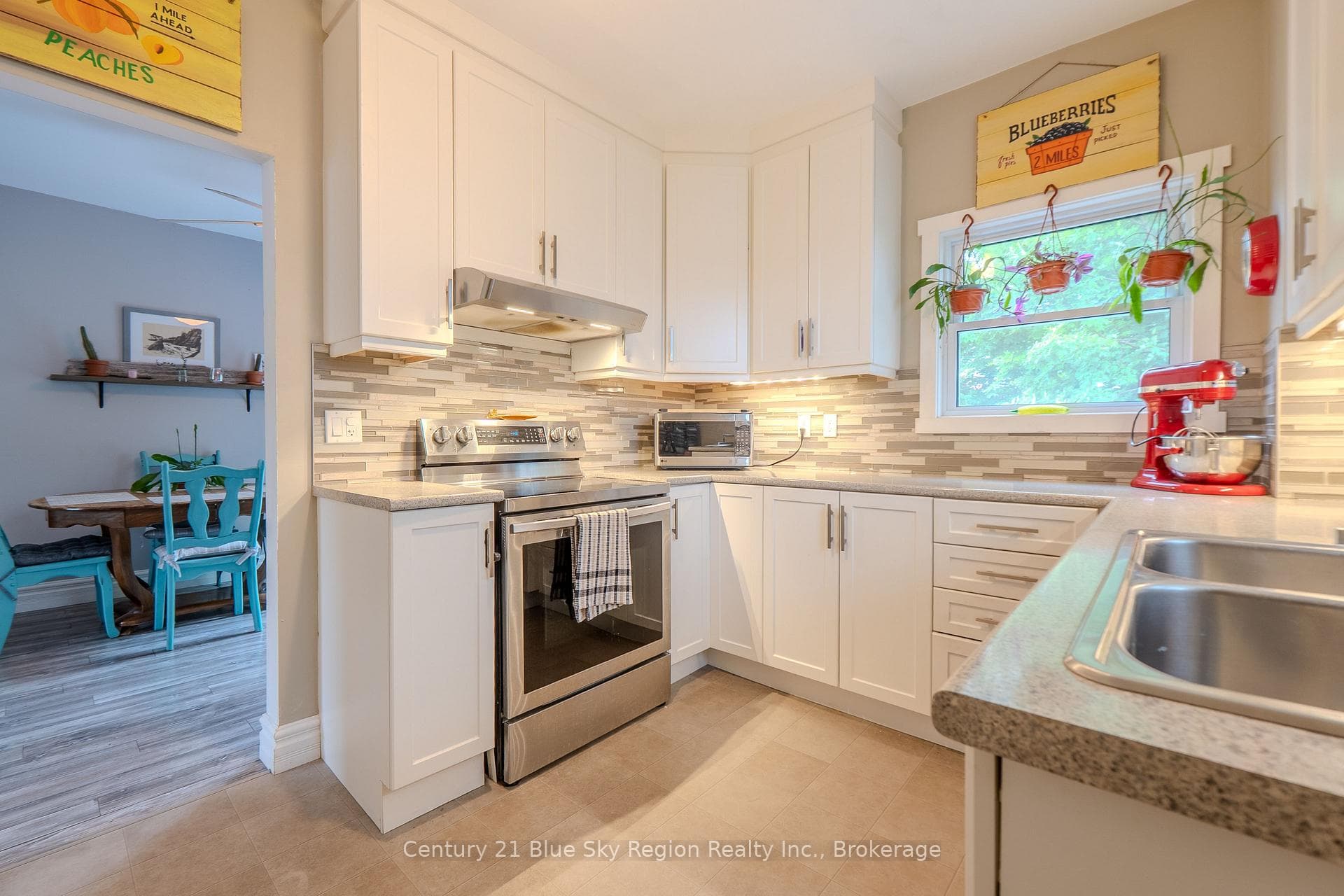 577 O'Brien Street photo 13