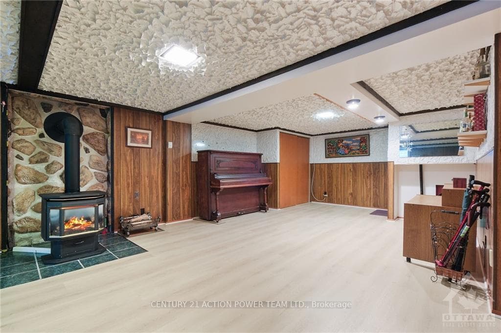 556 ALESTHER Street photo 22