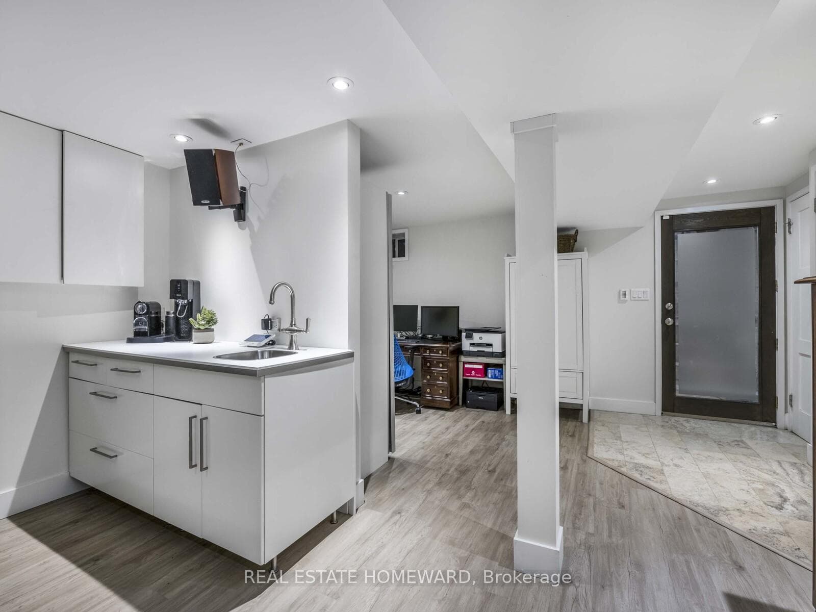 258 St Clements Avenue photo 26