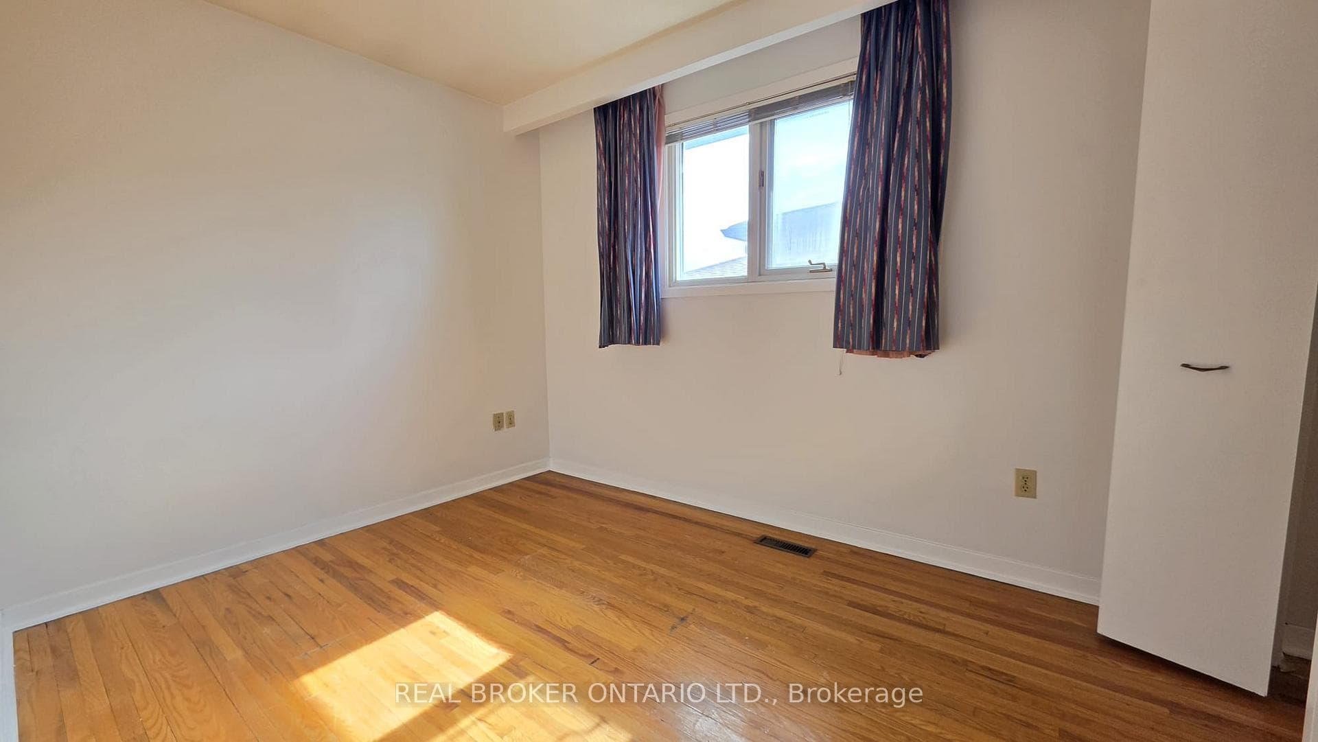214 Fairglen Avenue Unit Upper photo 20