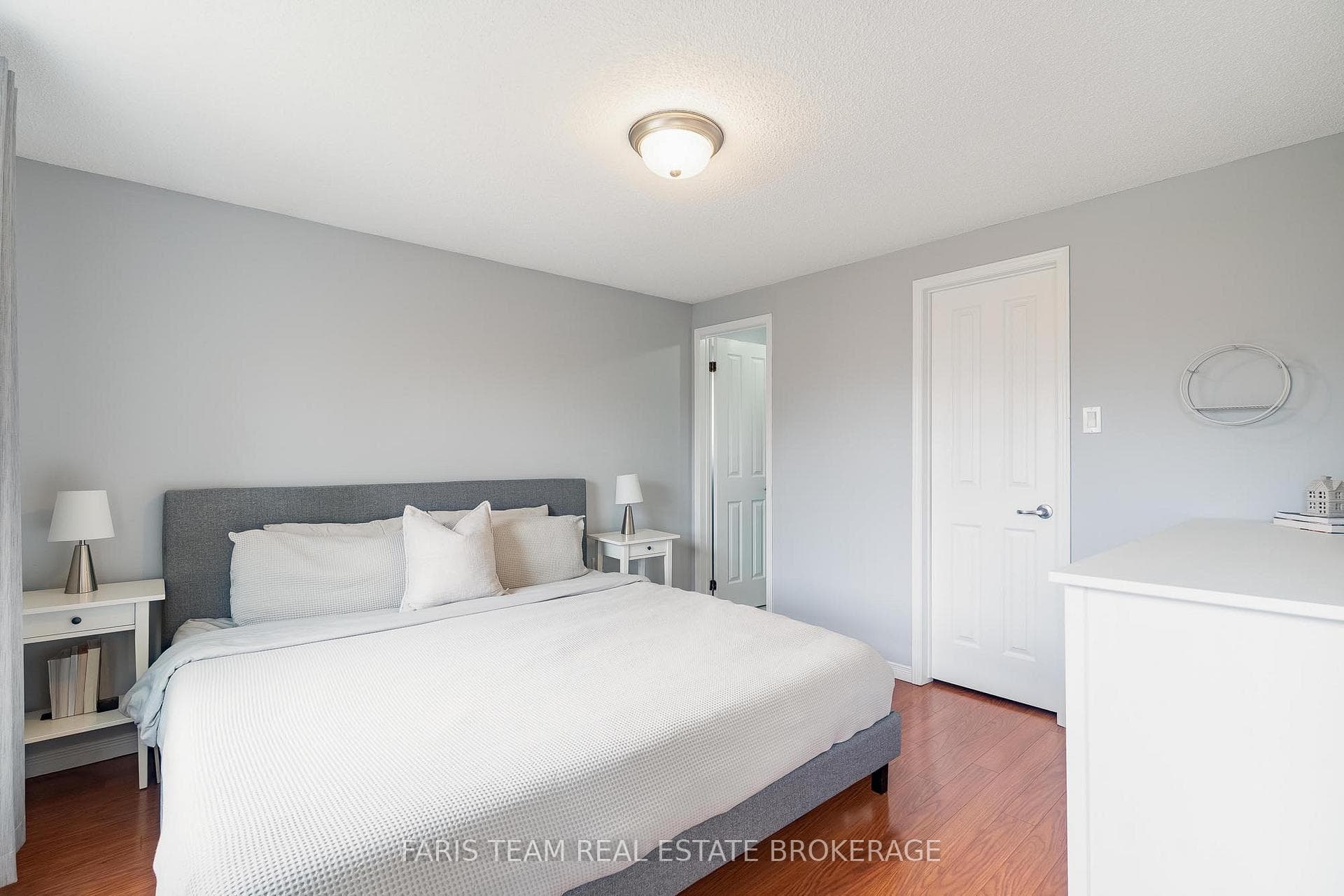 409 Anne Street photo 23