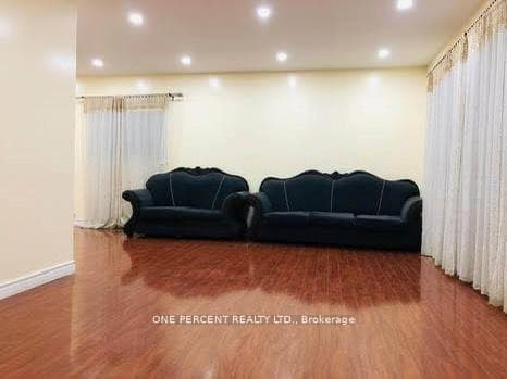32 Caddy Drive photo 3